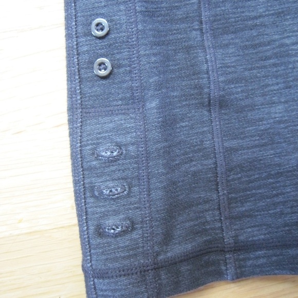 Lululemon Buttons Convertible Crop Pants Gray Womens Size 4 - Picture 3 of 9
